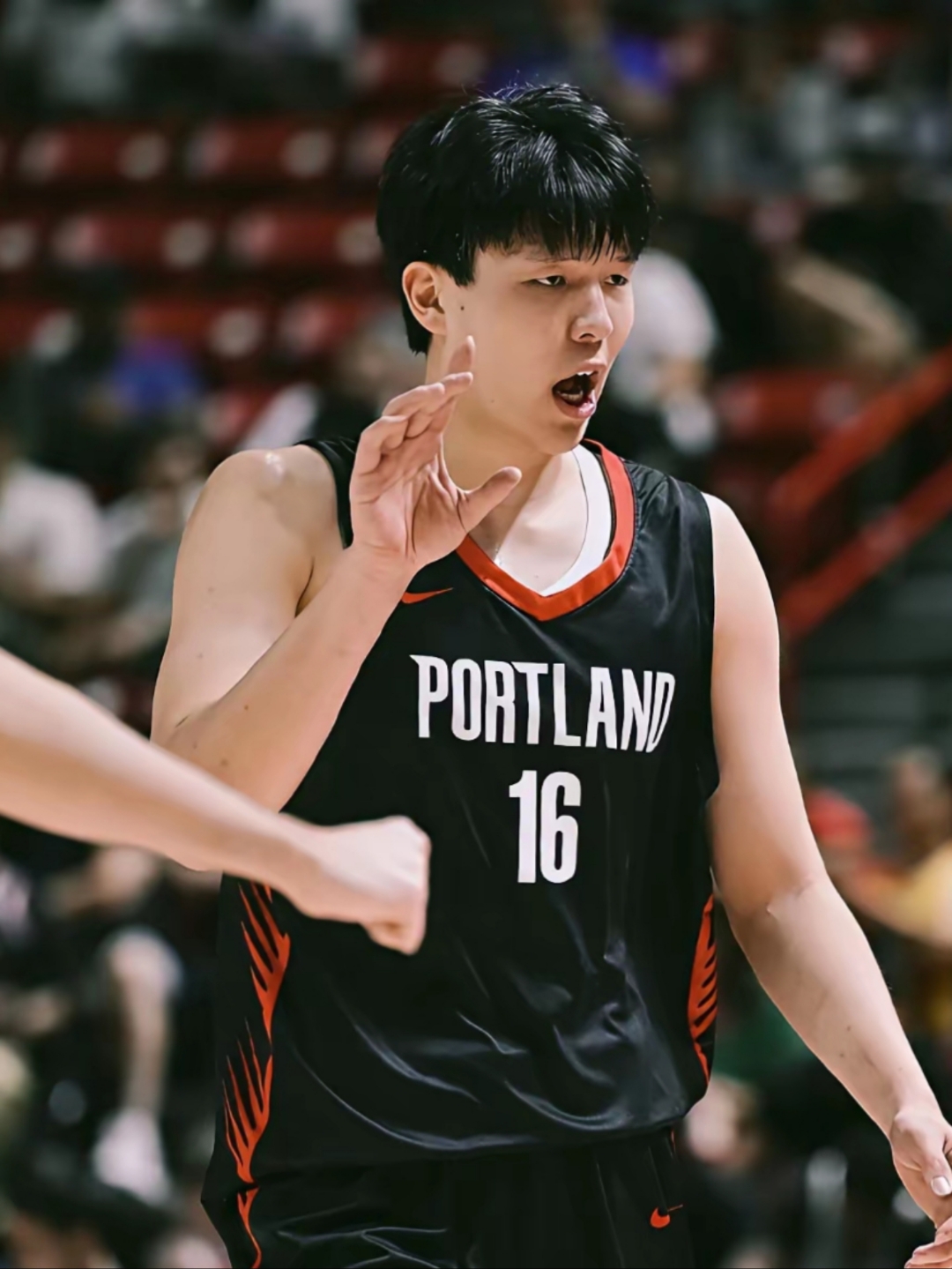波特兰开拓者迎NBA季后赛关键赛，加时末段战术微调，媒体盛赞，资深球员宣示担当的简单介绍