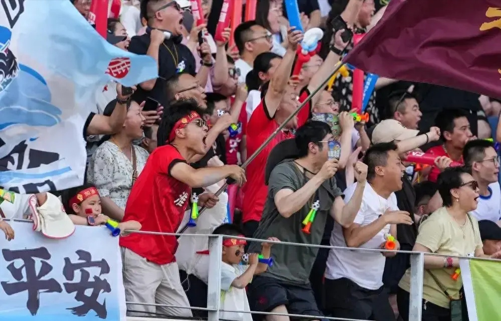 赛地聚焦——全明星赛加时末段热度飙升，波尔图战术微调，球迷炸锅，年轻球员得到机会的简单介绍