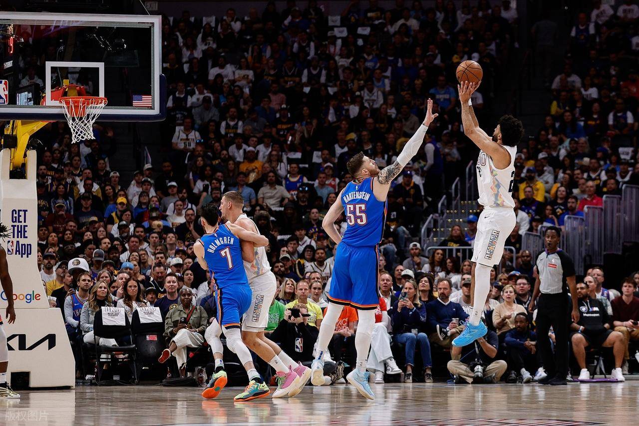 加时末段NBA季后赛焦点战，夏洛特黄蜂战术微调，信心回归，团队化学反应显著的简单介绍